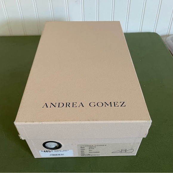 NWT Andrea Gomez DAKOTA Ballet Flat Mary Janes in Black Leather with Pearl Deco - Picture 9 of 12